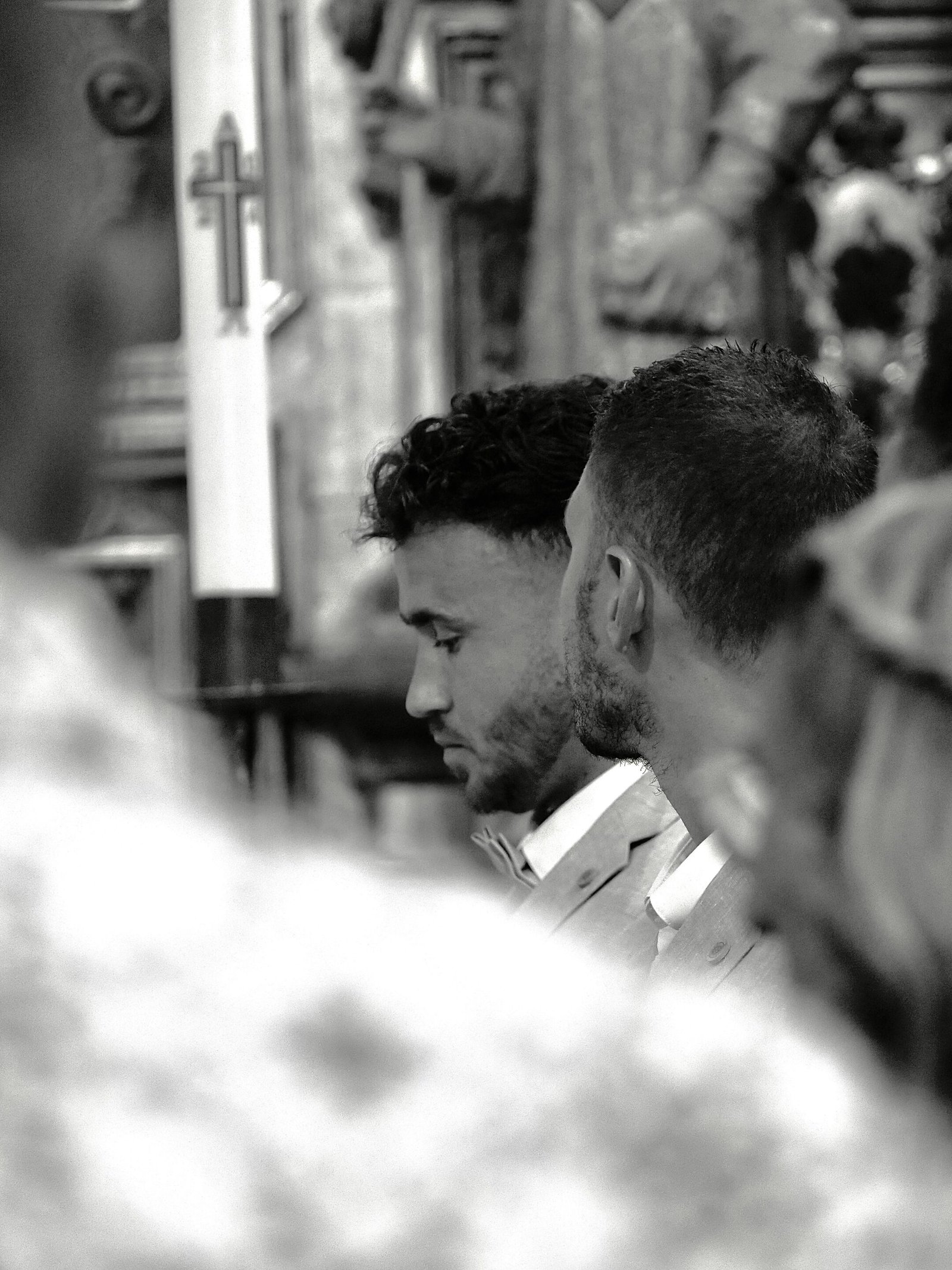 Photo portrait profil du jeune marié